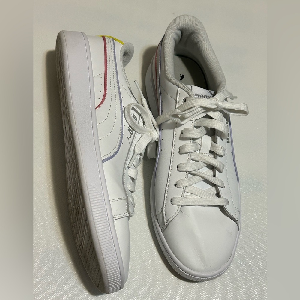 Puma White Low-Top Sneakers with Subtle Purple Accent